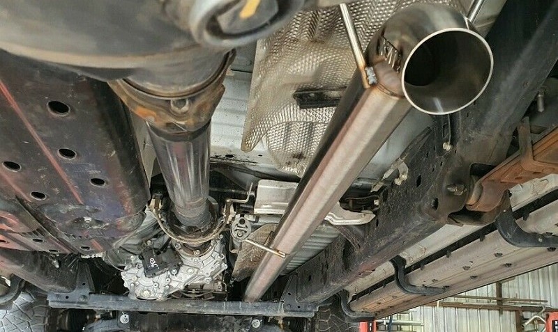 Toyota Hilux exhaust